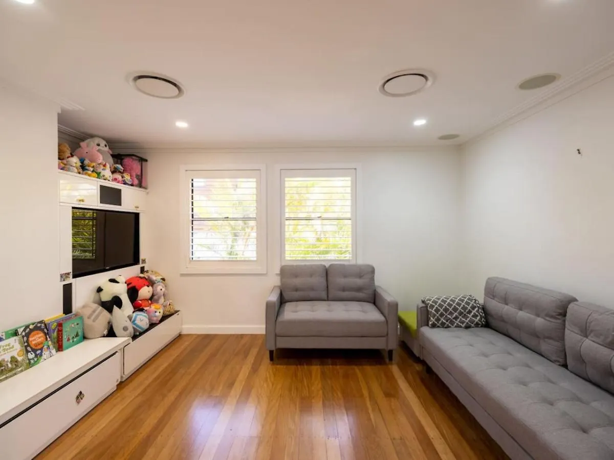 Stunning City View 5Br With Balcony Near Malls Uni And Cbd Brisbane 0*,  Australia