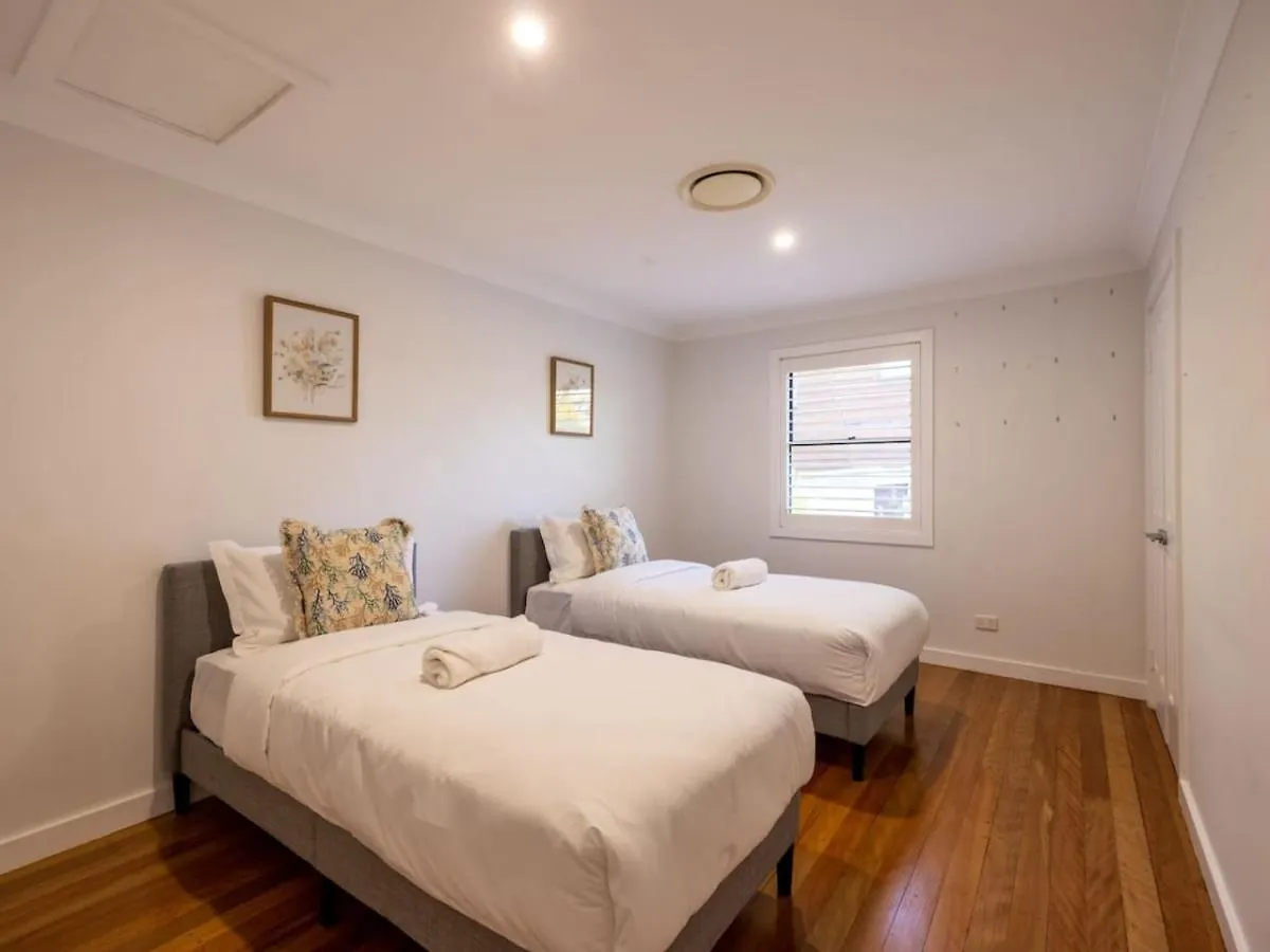 Stunning City View 5Br With Balcony Near Malls Uni And Cbd Brisbane 0*,  Australia