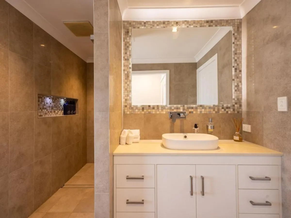 Stunning City View 5Br With Balcony Near Malls Uni And Cbd Brisbane