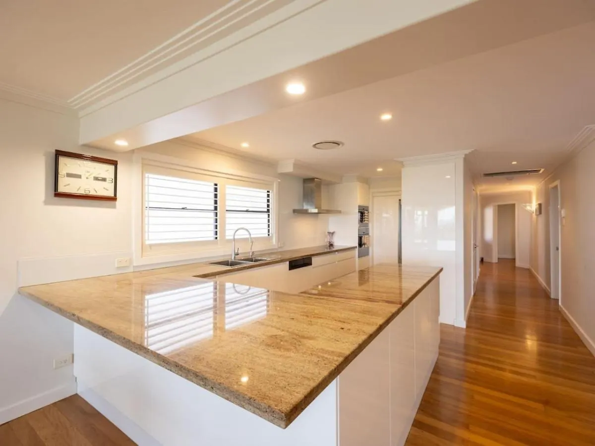Stunning City View 5Br With Balcony Near Malls Uni And Cbd Brisbane