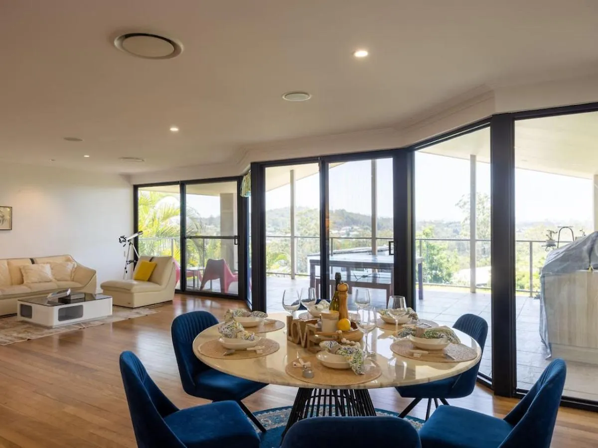 Stunning City View 5Br With Balcony Near Malls Uni And Cbd Brisbane Holiday home