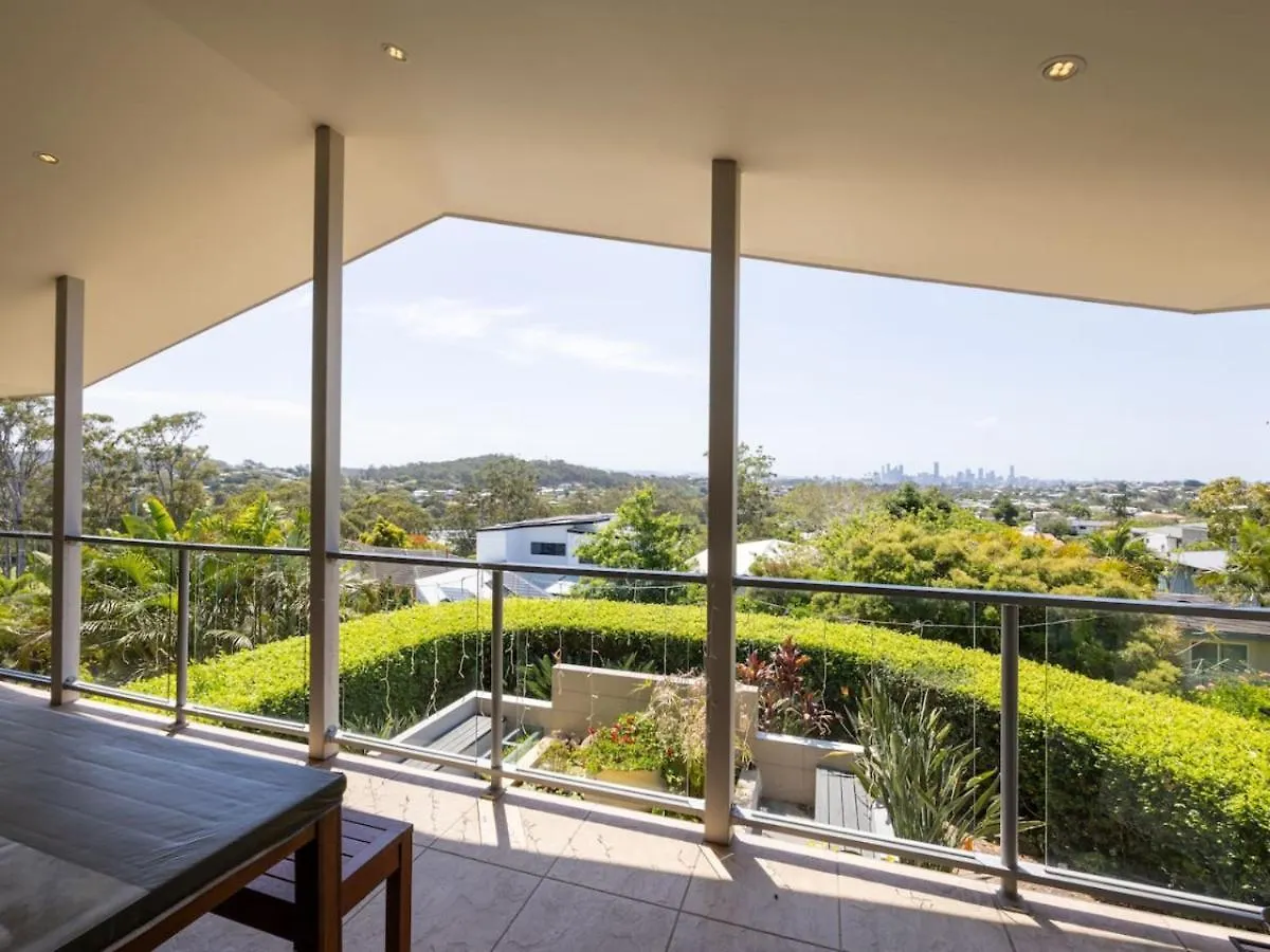 Holiday home Stunning City View 5Br With Balcony Near Malls Uni And Cbd Brisbane